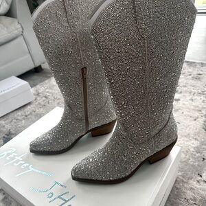 NWT Betsey Johnson Dalas Rhinestone Cowboy Boots
